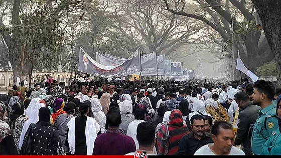 কেন্দ্রীয় শহীদ মিনারে জনতার ঢল