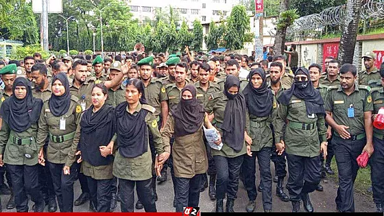 আনসারদের কাজে ফেরার আহ্বান জানিয়ে যে বার্তা দিলো স্বরাষ্ট্র মন্ত্রণালয়