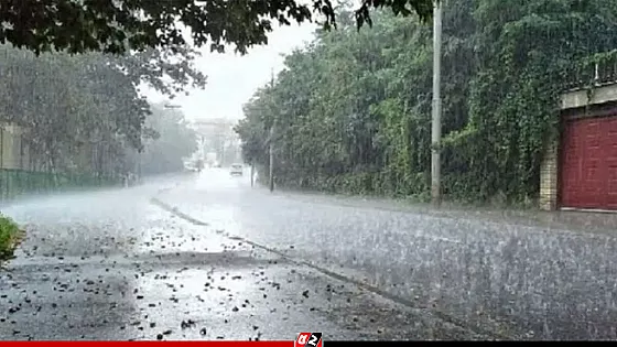 সারাদেশে বজ্র বৃষ্টির পূর্বাভাস, তাপমাত্রা কমবে ৩ ডিগ্রি