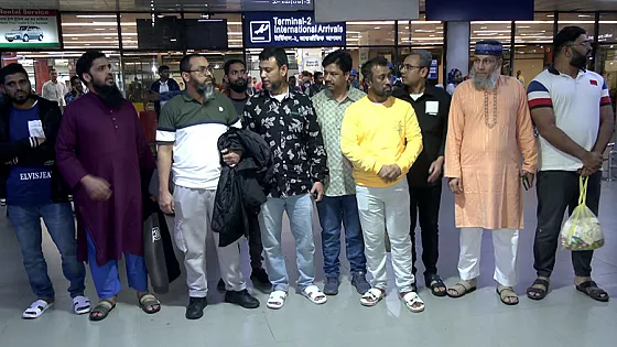 দোয়া আয়োজনের অপরাধে কারাভোগ, দেশে ফিরলেন ১০ সৌদি প্রবাসী