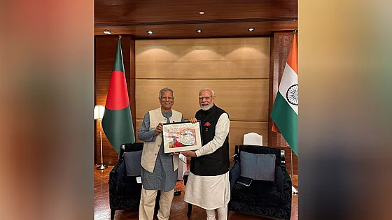 মোদিকে যে উপহার দিলেন ড. ইউনূস
