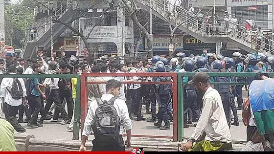 সায়েন্সল্যাবে দুই কলেজের শিক্ষার্থীদের সংঘর্ষ, নিয়ন্ত্রণে অতিরিক্ত পুলিশ