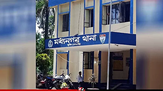 প্রেমিকার বাড়ির সামনে ঝুলছিলো প্রেমিকের মরদেহ