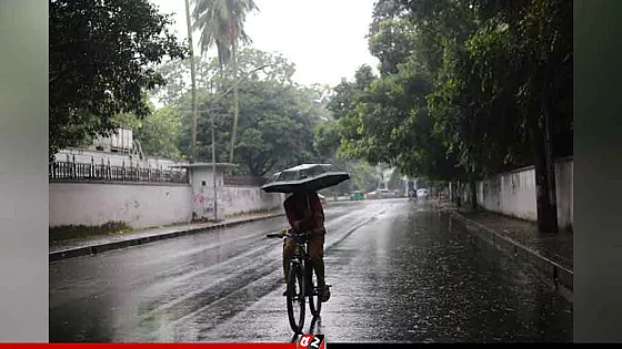 বাতাসে বয়ে যাচ্ছে ঝড়ো হাওয়ার আহ্বান, ১২ অঞ্চলে ভারী বৃষ্টির আশঙ্কা