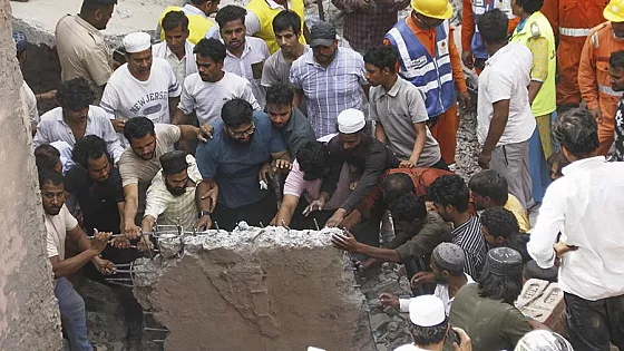 দিল্লিতে ভবন ধস, নিহত ৪