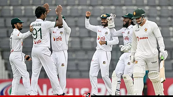 জিম্বাবুয়ের চার উইকেট নিয়ে মধ্যাহ্ন বিরতিতে বাংলাদেশ