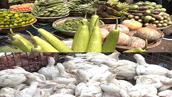 সবজির বাজার চড়া, স্বস্তি মুরগিতে