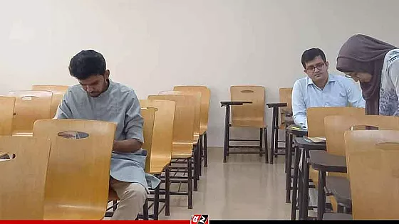 নর্থ সাউথ বিশ্ববিদ্যালয়ে ভর্তি পরীক্ষা দিলেন আসিফ মাহমুদ