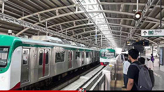 প্রায় দুই ঘণ্টা পর চালু মেট্রোরেল