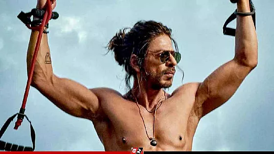 ৫৯ বছরেও তরুণদের হার মানায় বলিউড বাদশা!