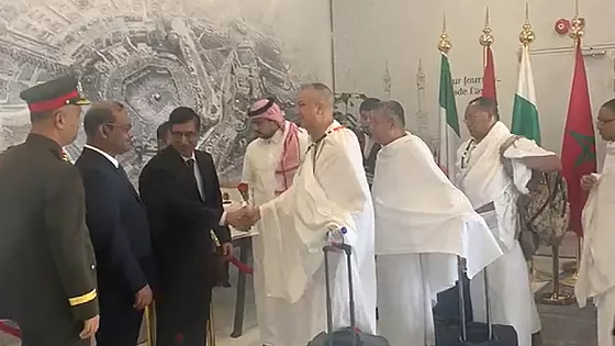 সৌদি আরবে পৌঁছেছে বাংলাদেশের প্রথম হজ ফ্লাইট