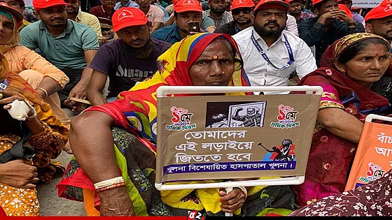 রাজধানীতে শ্রমিক দিবস উদযাপন: আনন্দের মাঝে দাবির গল্প