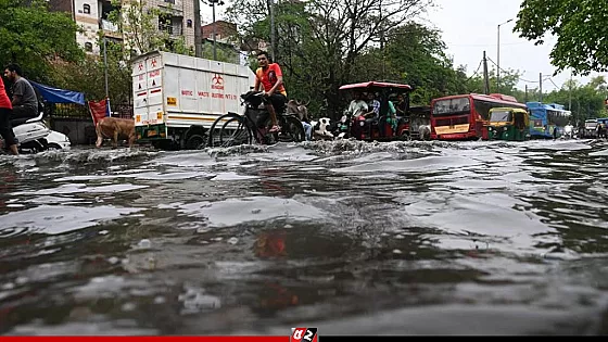 ভারী বৃষ্টি আর ঝোড়ো বাতাসে বিপর্যস্ত দিল্লি, ৪ জনের মৃত্যু