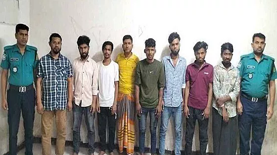মোহাম্মদপুরে পুলিশের সাঁড়াশি অভিযানে গ্রেপ্তার ৮