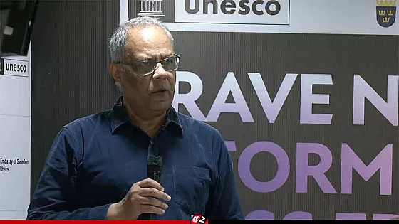 এখনো সাংবাদিকদের বিরুদ্ধে হত্যা মামলা হচ্ছে, এটা গ্রহণযোগ্য নয় : কামাল আহমেদ
