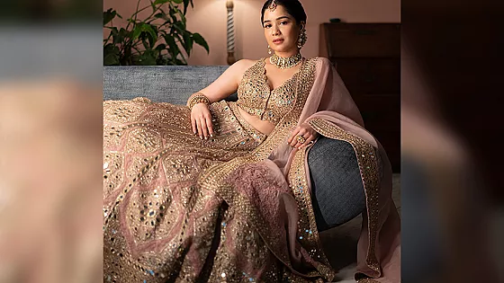 বলিউড নিয়ে ভবিষ্যৎ পরিকল্পনা জানালেন শচীনকন্যা