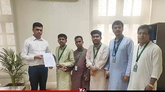 আওয়ামী লীগ নিষিদ্ধ চেয়ে প্রধান উপদেষ্টার কাছে গণঅধিকার পরিষদের স্মারকলিপি