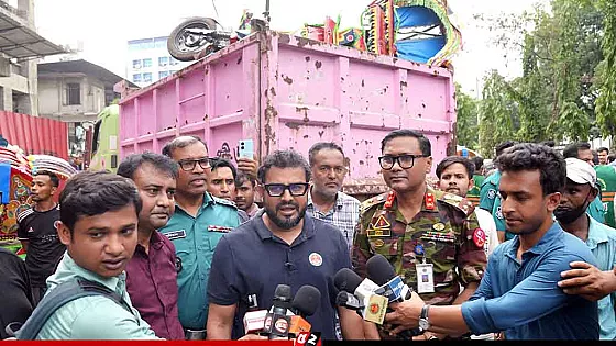 ঢাকার মূল সড়কে নয়, রিকশা চলবে অভ্যন্তরীণ সড়কে : ডিএনসিসি প্রশাসক