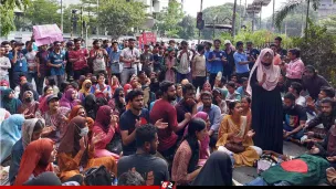 গণঅনশনে জবি শিক্ষার্থীরা, কর্মসূচি চালিয়ে যাওয়ার ঘোষণা