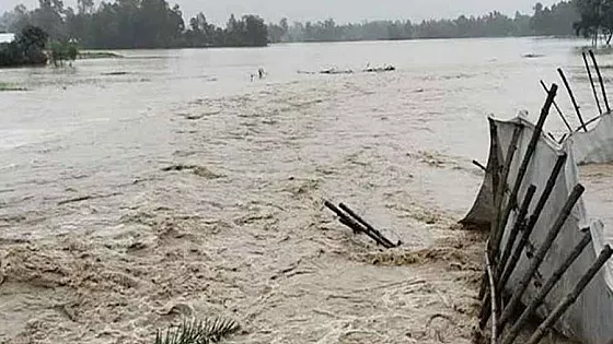 চোল্লাখালী নদীর পানি বিপদসীমার ওপরে, ৪ জেলায় বন্যার শঙ্কা