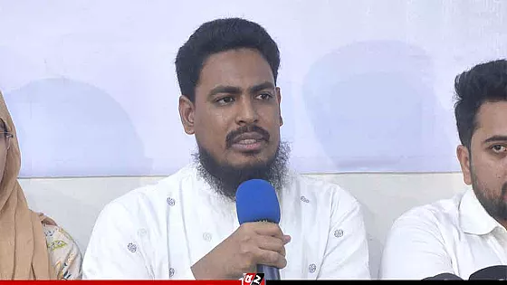 দেশে এক-এগারোর আভাস মিলছে: আখতার