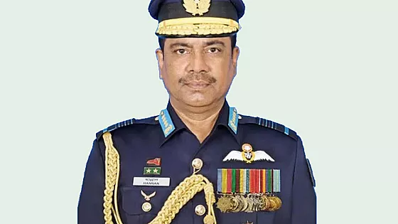সাবেক বিমান বাহিনী প্রধানের ৩৮ ব্যাংক হিসাব জব্দ
