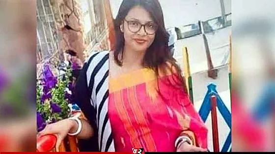 ওড়নায় ঝুলছিল সমাজসেবা কর্মীর মরদেহ