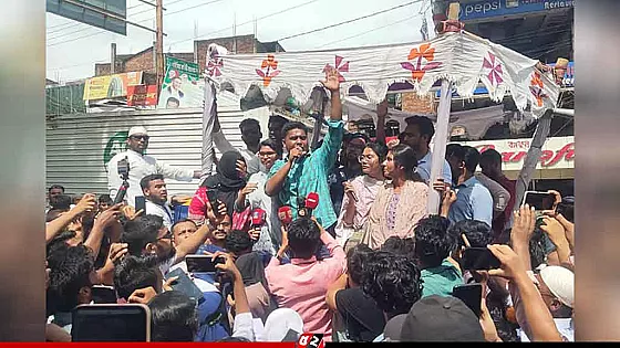 সরকারকে জিম্মি করলে পরিস্থিতি ভালো হবে না : হাসনাত
