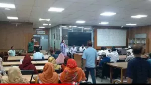 সচিবালয়ে ১ঘণ্টার কর্মবিরতিতে কর্মচারীরা