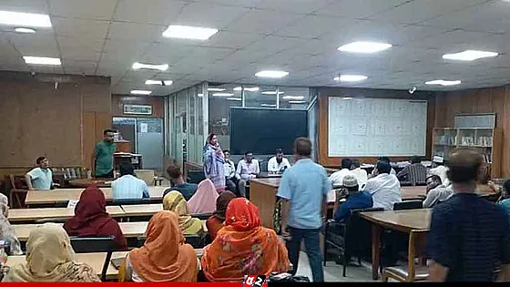 সচিবালয়ে ১ঘণ্টার কর্মবিরতিতে কর্মচারীরা