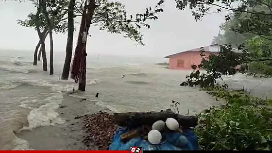নিম্নচাপের প্রভাবে পটুয়াখালীতে ক্ষতিগ্রস্ত সহস্রাধিক ঘর বাড়ি