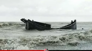 মেঘনায় ৩৯ যাত্রীসহ  ট্রলারডুবি