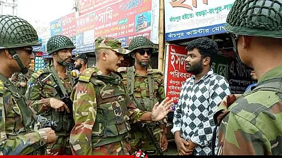অতিরিক্ত ভাড়া আদায়ে সেনাবাহিনীর অভিযান, আটক ৩