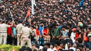আইপিএল জয় উদযাপন করতে গিয়ে প্রাণ হারালেন ১১ জন, আহত অর্ধশতাধিক   
