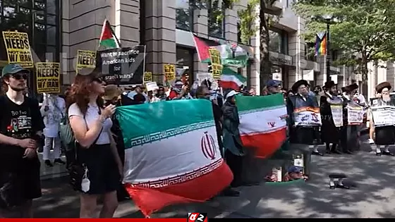 ইরানে হামলার বিরুদ্ধে ওয়াশিংটনে বিক্ষোভ