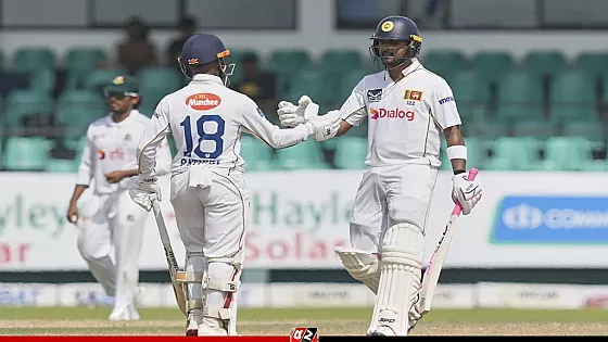 চান্ডিমালের সেঞ্চুরি মিসেও শ্রীলঙ্কার রঙিন দিন