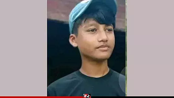 চোর দাবি করে কিশোরকে পিটিয়ে হত্যা, বাঁচাতে গিয়ে আহত বাবা-মা