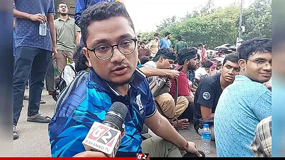 প্রকৌশল শিক্ষার্থীদের বিক্ষোভ-স্লোগানে উত্তাল শাহবাগ