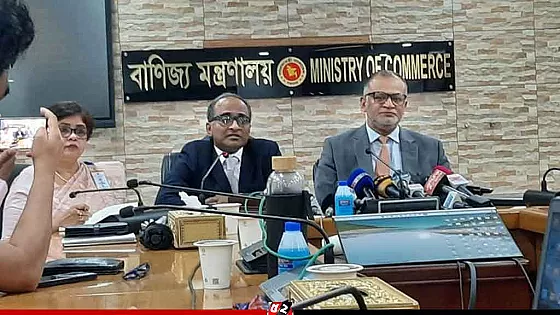 যুক্তরাষ্ট্র বাংলাদেশি পণ্যে শুল্ক কমানোর আশ্বাস দিয়েছে : বাণিজ্য উপদেষ্টা