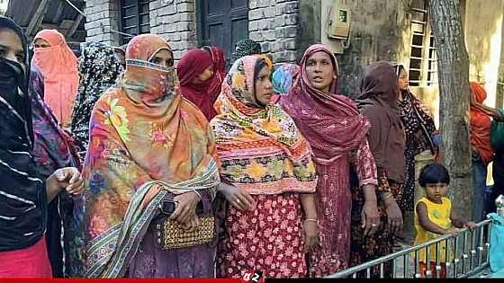 দুই পরিবারের দ্বন্দ্ব, বাবার মরদেহ দাফনে সন্তানদের বাধা