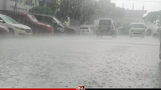 দেশজুড়ে ভারী বৃষ্টির ছায়া, উপকূল ও পাহাড়ি এলাকায় সতর্কতা