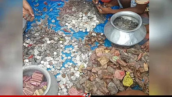 ভিক্ষুকের ঘরে মিললো দুই বস্তা টাকা