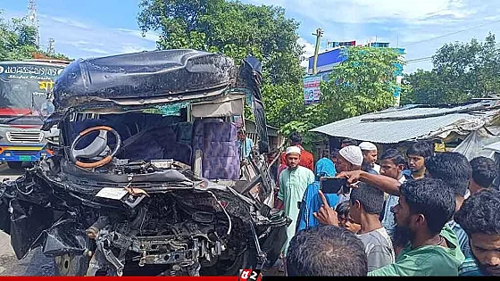 র‍্যাবের গাড়ি ও বাসের মুখোমুখি সংঘর্ষ, শিশুসহ নিহত ৩