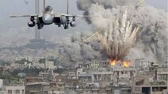 লাহোরে আফগান বিমান বাহিনীর হামলা