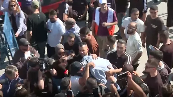 গাজায় পৌঁছেছে ফিলিস্তিনি বন্দিদের বহনকারী প্রথম বাস