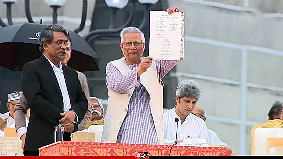 জুলাই সনদে স্বাক্ষর করেছেন প্রধান উপদেষ্টাসহ রাজনৈতিক নেতারা