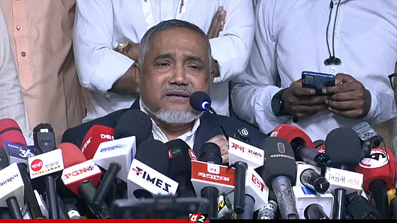 ৭০-৮০ শতাংশ সরকারি কর্মকর্তা একটি দলের আনুগত্য করছে : তাহের