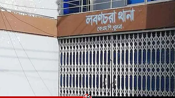 ঘরে পড়ে ছিল স্ত্রীর নিথর দেহ, স্বামী গাছের সঙ্গে বাঁধা