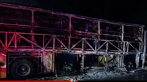 বাস-মোটরসাইকেল সংঘর্ষে চলন্ত বাসে আগুন, নিহত ১২