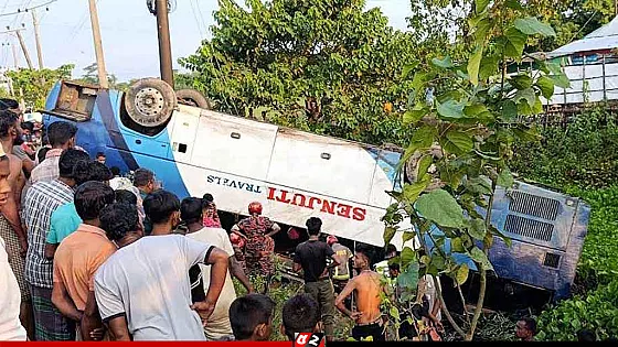 বাস দুর্ঘটনায় মা-মেয়ে নিহত